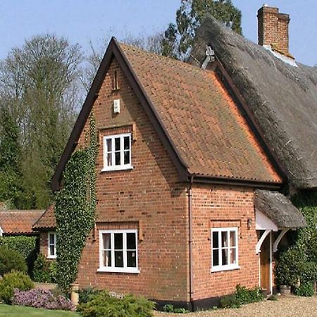 Thatched Farm Bed And Breakfast Woodbridge Exterior photo