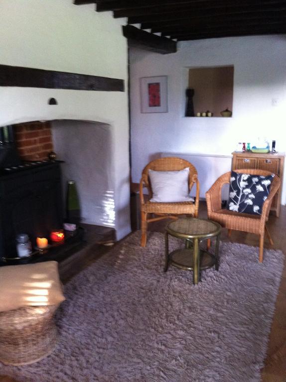 Thatched Farm Bed And Breakfast Woodbridge Exterior photo