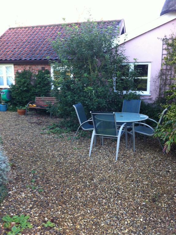Thatched Farm Bed And Breakfast Woodbridge Exterior photo