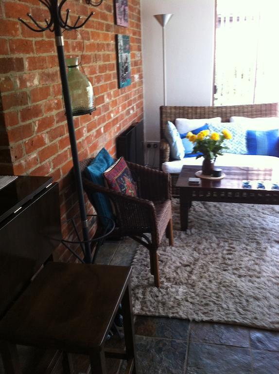 Thatched Farm Bed And Breakfast Woodbridge Exterior photo