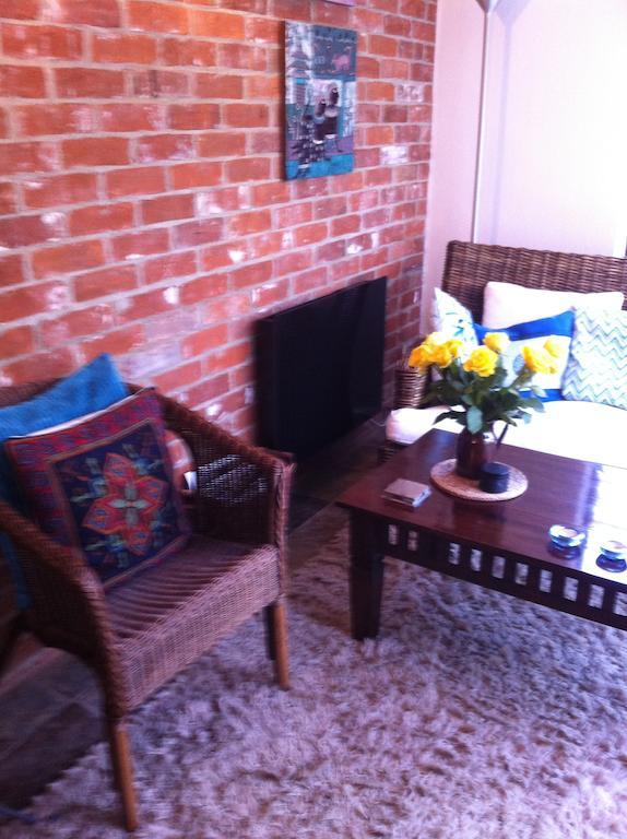 Thatched Farm Bed And Breakfast Woodbridge Exterior photo