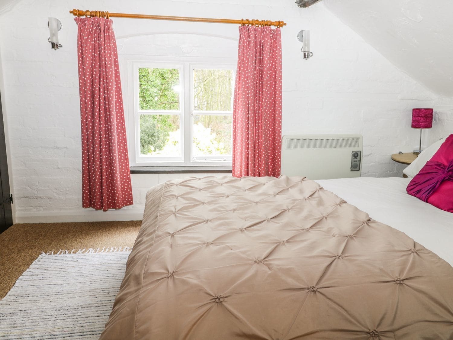 Thatched Farm Bed And Breakfast Woodbridge Exterior photo